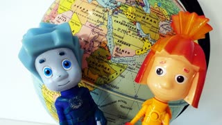 ФИКСИКИ Нолик и Симка изучают Глобус - Развивающий мультик. Мультфильмы с Игрушками новая серия
