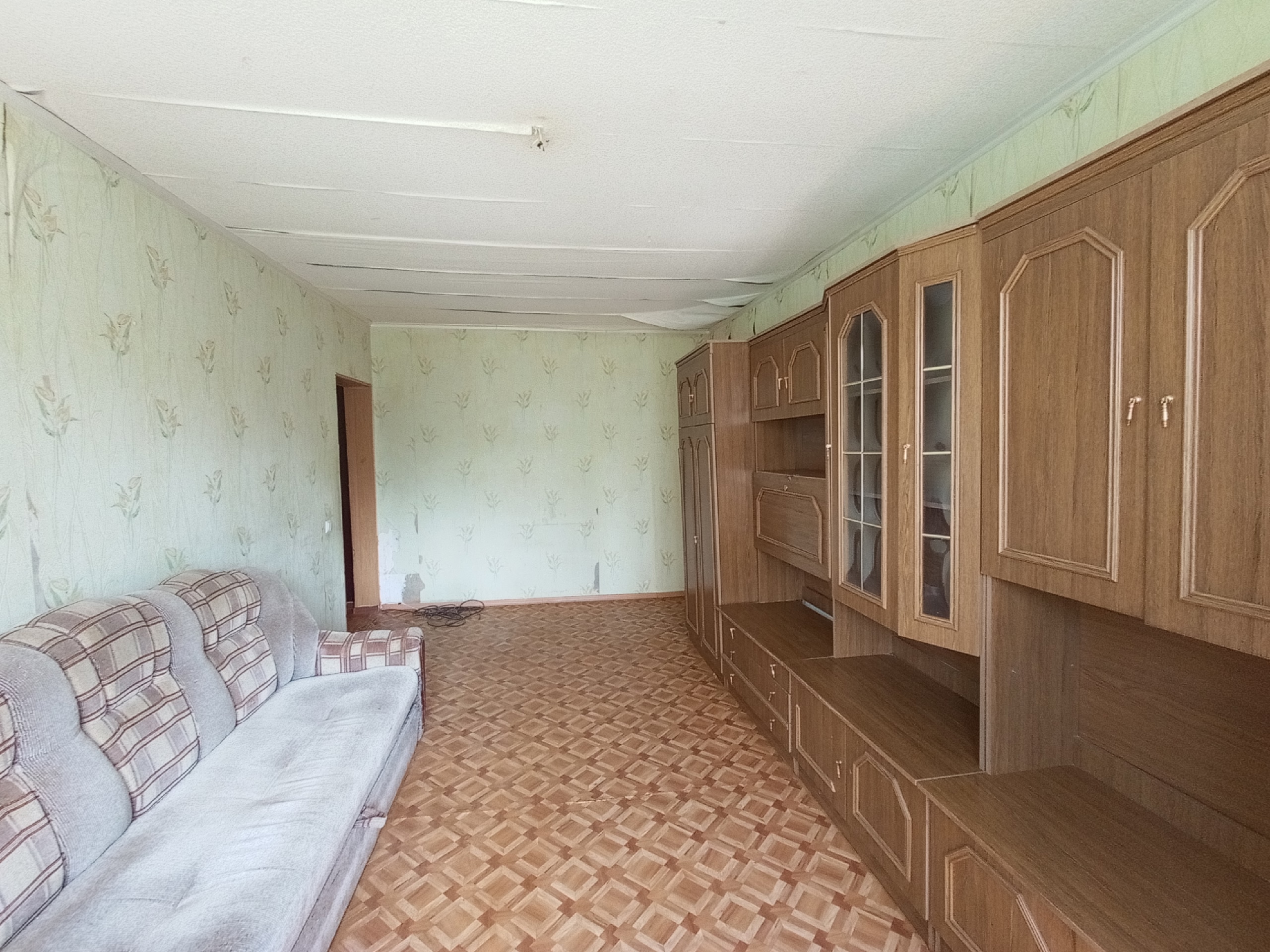 Продам 1 к.к. на квартале Дружбы
Жовтневый район
4/5
Общая площадь 30 кв.м
Жилая площадь 17 кв.м
Кухня 5.4 кв.
Высота потолков 2.5 м.
Металлопастиковы...