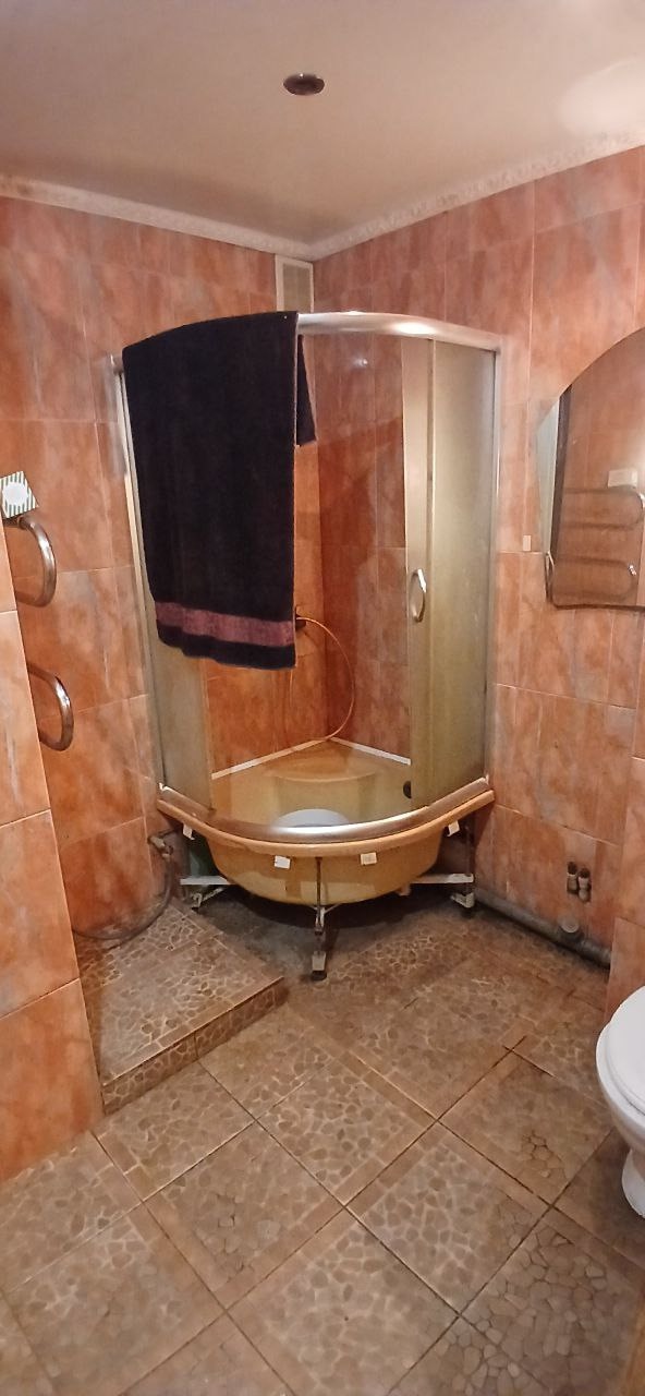 🏠 ПРОДАЕТСЯ 2-комнатная квартира на кв. Гагарина.г Луганск 📏 Площадь: 45 м² 🔥 Автономное отопление 🛠 Подготовлена под ремонт — можно сразу воплощать свой дизайн, осталась только чистовая отделка 🔹 Что уже сделано Полностью новая медная проводка Новые трубы и радиаторы Вентиляция выведена напрямую на улицу Кв...