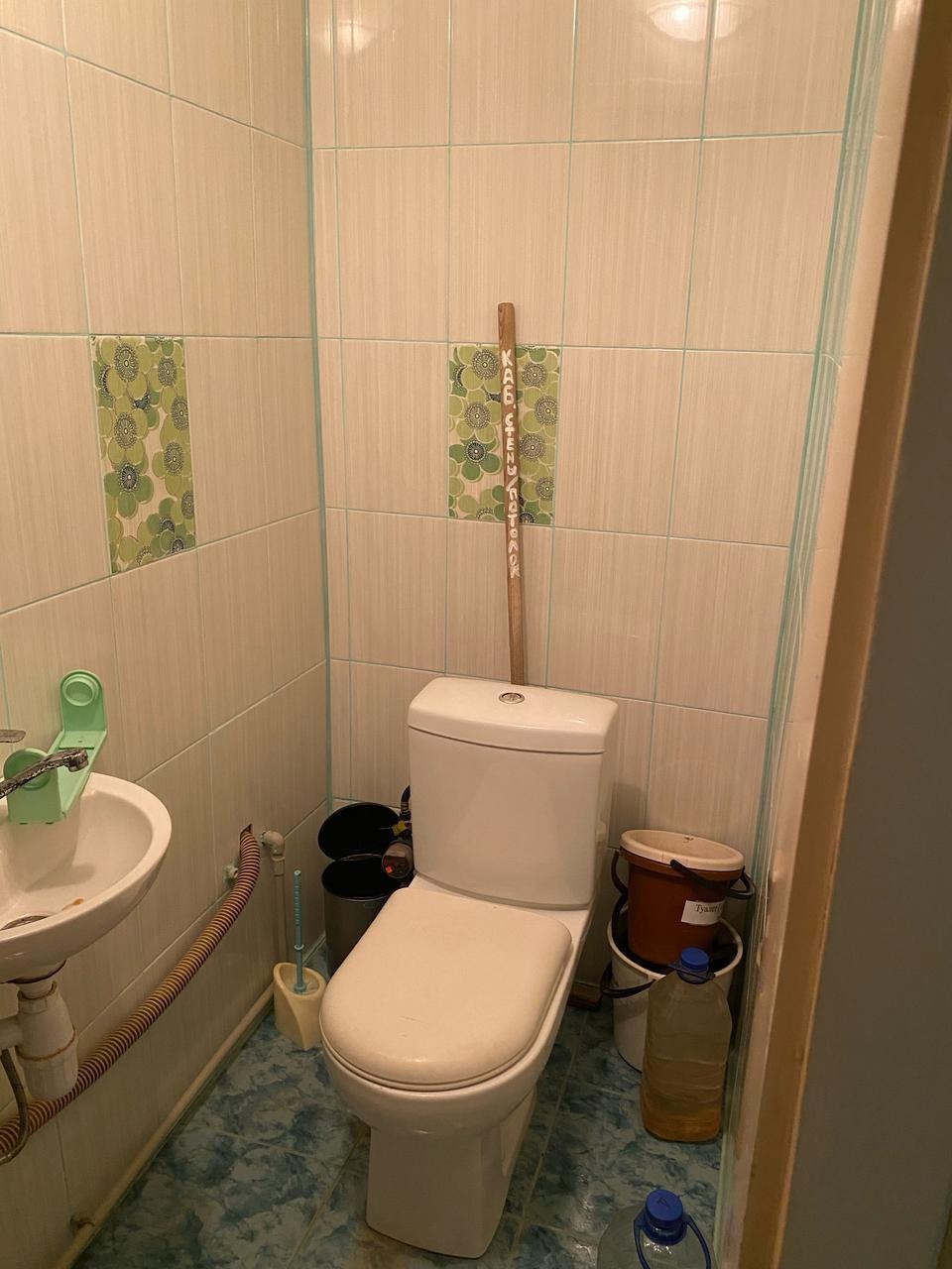 Сдается в аренду коммерческое помещение 63 кв.м 📍 Локация: первая линия, проходимое место, рядом вся инфраструктура 🔥 Коммуникации: автономное отопление Условия аренды: 💰 Арендная плата: 75 000 руб./месяц 📌 Формат оплаты: первый и последний месяц предоплатой 🏢 Комиссия 100% Преимущества: ✅ Готовность к запуск...